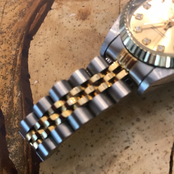 Stainless steel & Gold Tone Women Watch - Picture 3 of 8